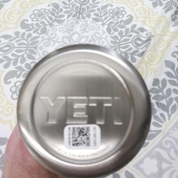 NWT! YETI Rambler Can Cooli - Picture 3 of 7